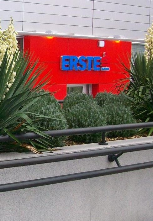 Erste Bank, 20,000 m², Technical maintenance, Head office + 70 branches